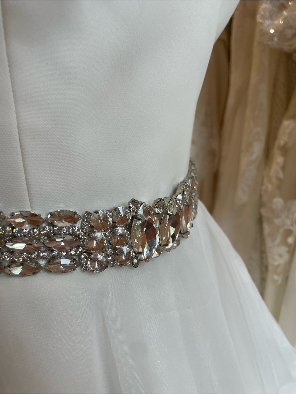 Ana Sash - Picture 3 of 4